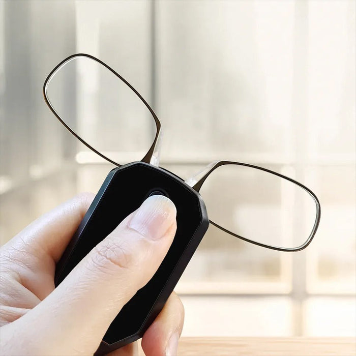 ThinOptics Moment Readers + Black Keychain Case